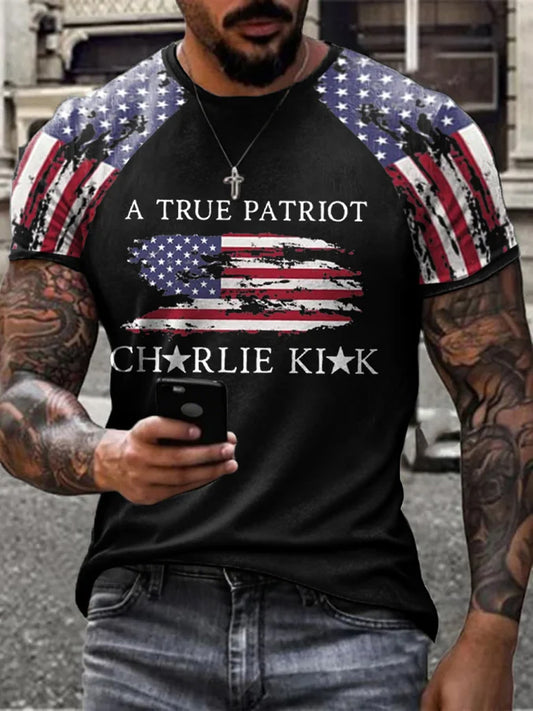 Férfi charlie kirk turning point usa trump emlékpóló